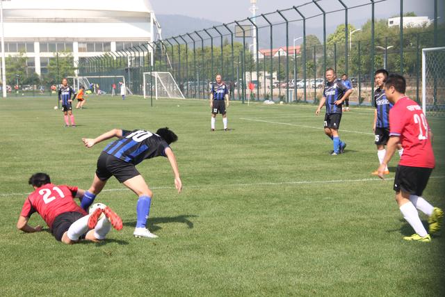 中国男篮1分险胜新西兰 李凯尔18分+致胜抢断