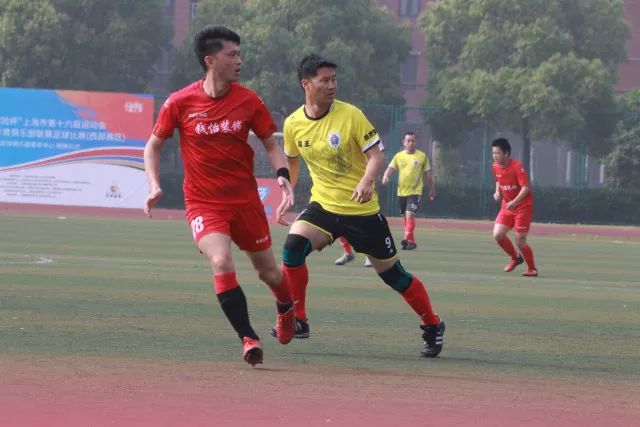 土媒：穆帅致电C罗，询问他是否有意来费内巴切